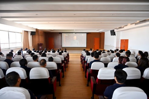 以史为鉴守初心 砥砺奋进启新程——瓦力游戏股份组织员工集中旁观抗战成功80周年阅兵式